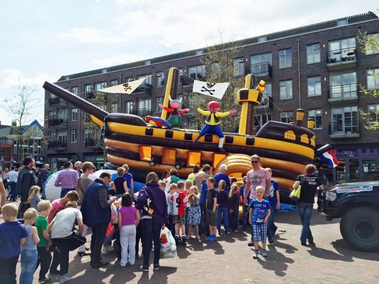 Bewegend piratenschip springkussen