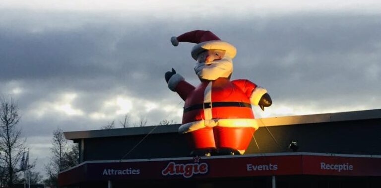 Opblaasbare Kerstman huren 4 meter hoog Kerst Evenement